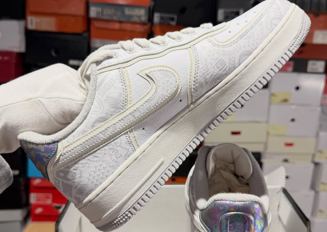 Nike Air Force 1 Oregon Ducks PE White Sample 
