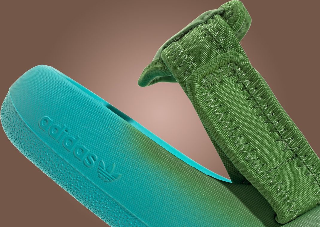 Minecraft x adidas Adifom Adilette Zombie (PS) Heel Detail