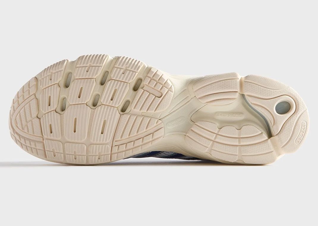 Kith x adidas Supernova Cushion 7 White Silver Outsole