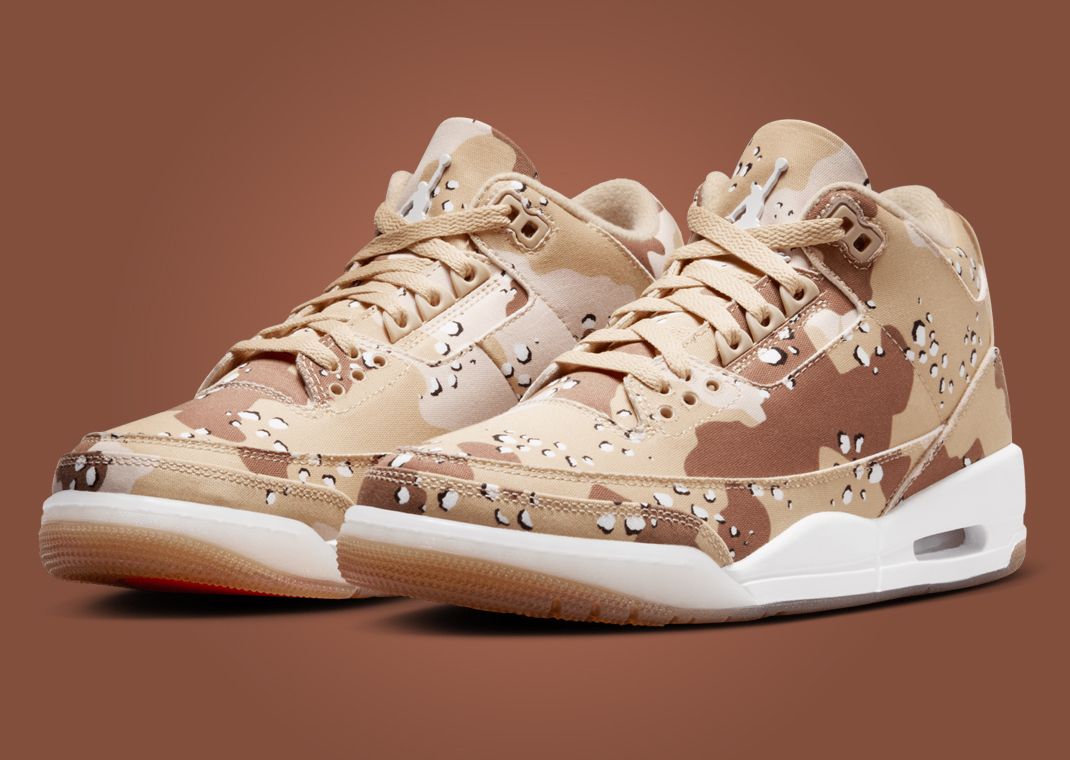 Air Jordan 3 Retro TEX WNBA Camo (W) Angle