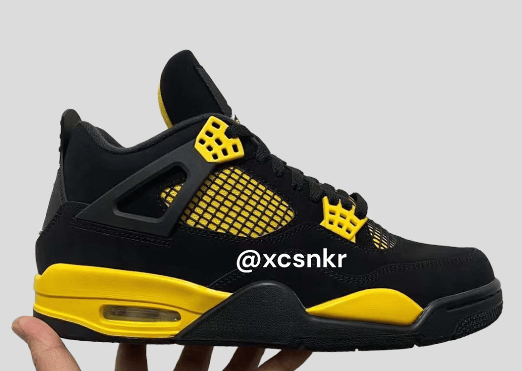 Official Look Air Jordan 4 Retro Thunder
