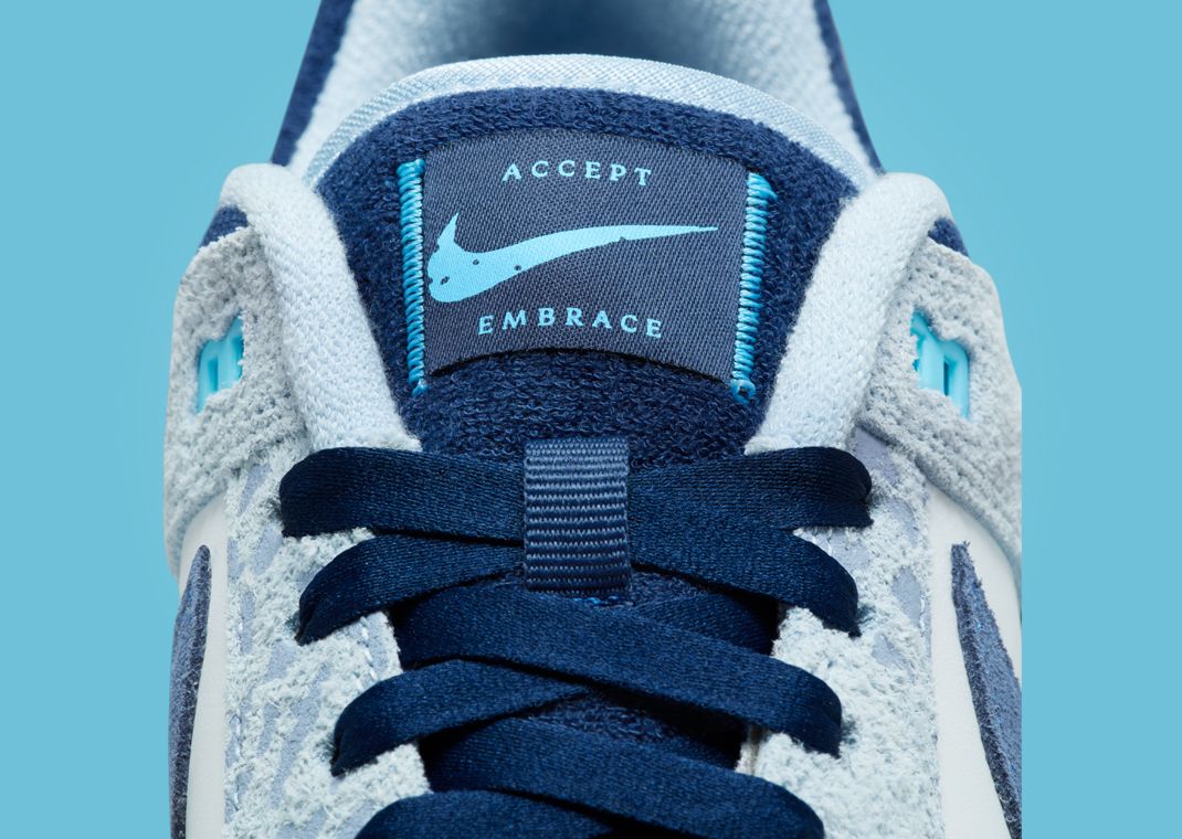 Nike Air Pegasus '89 Golf Accept and Embrace Tongue Detail