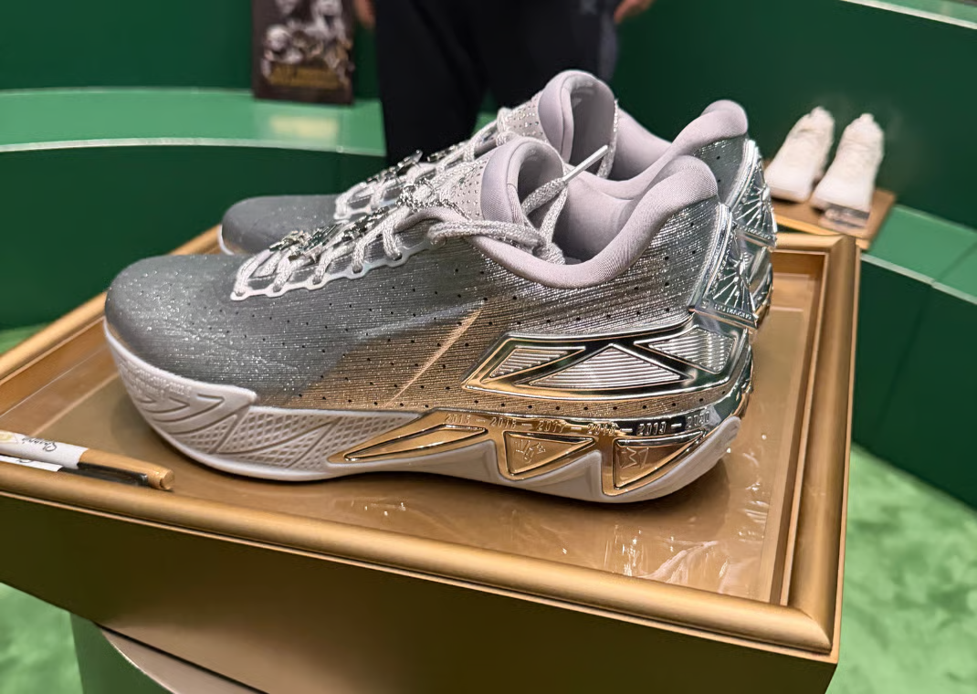 prod 10th signature shoe