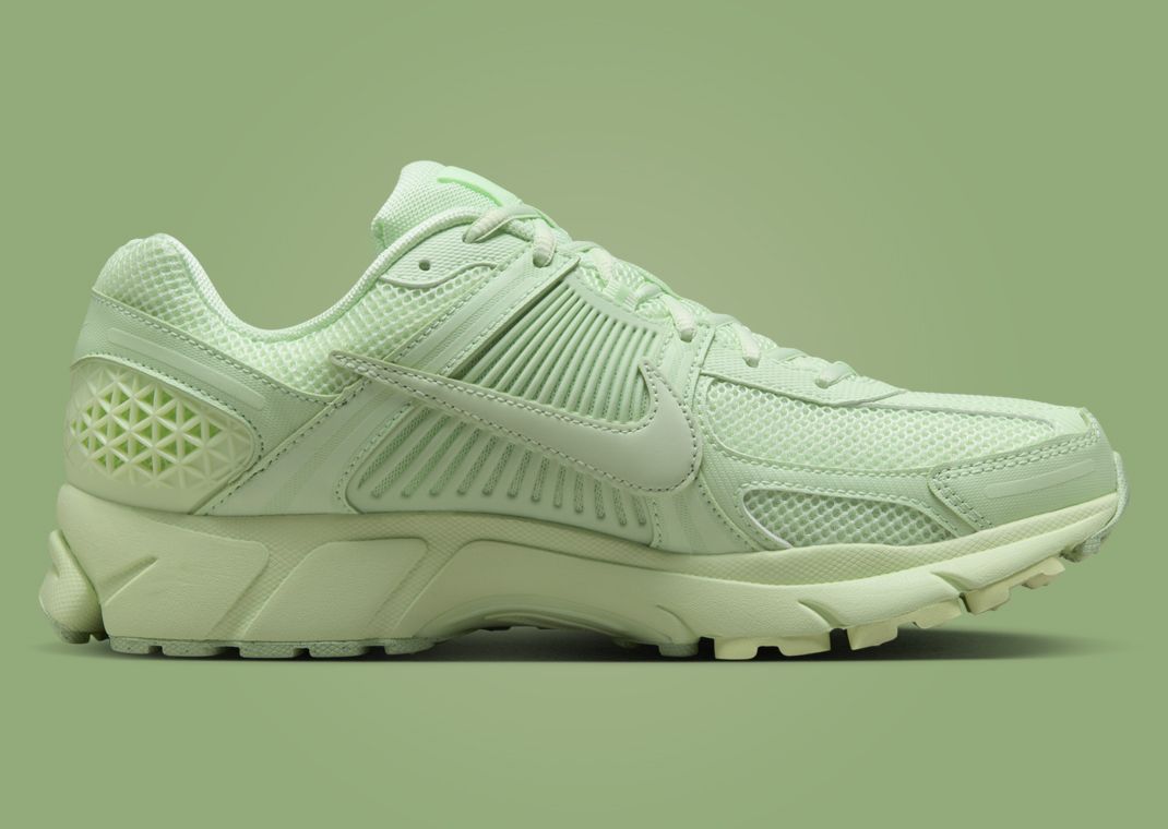 Nike Zoom Vomero 5 Vapor Green Medial