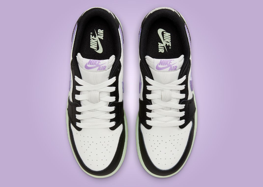 Air Jordan 1 Retro Low OG Black Raspberry (GS) Top