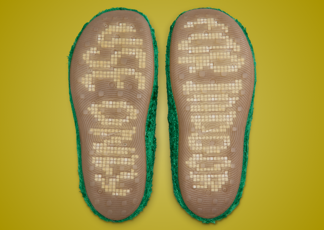 .SWOOSH x Nike ReactX Rejuven8 Slide Kelly Green Outsole