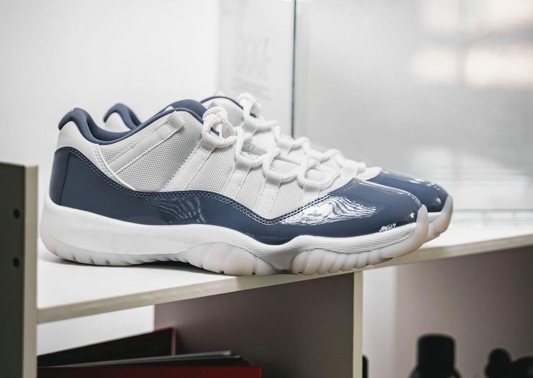 Retro 11 low navy blue online