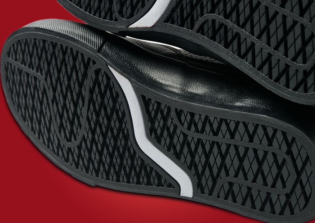 Vans Curren Triple Black Outsole