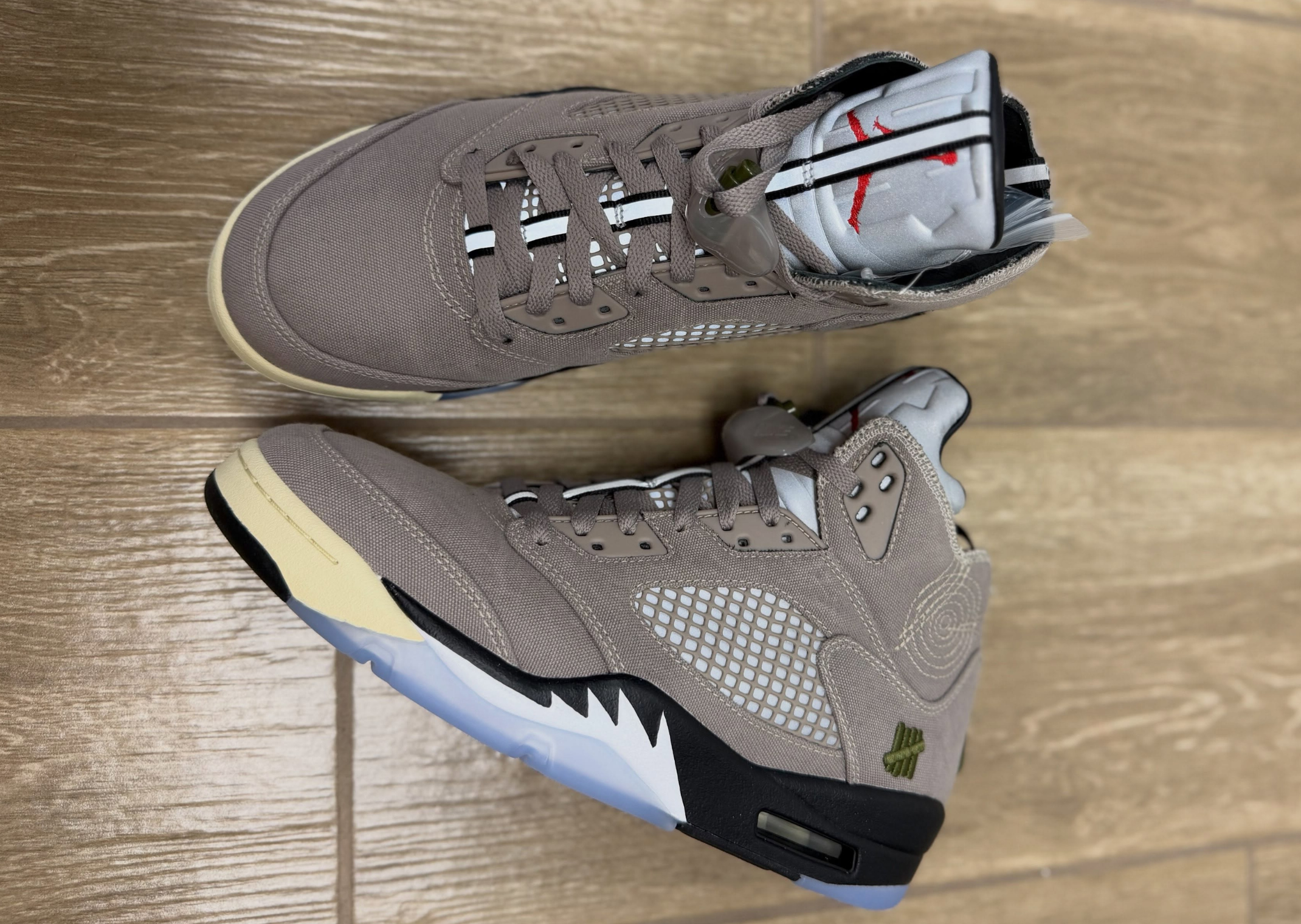 Undefeated x Air Jordan 5 Retro SP Moon Fossil