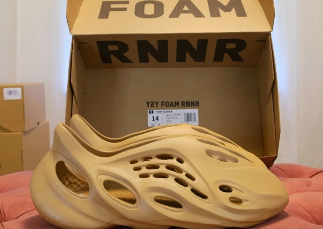 adidas Yeezy Foam RNNR Box