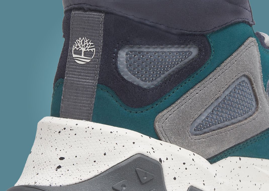 White Mountaineering x Timberland Motion Scramble Mid Lace-Up Heel Detail