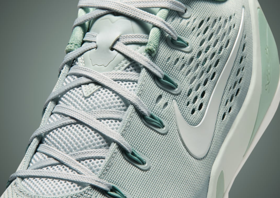 Nike Kobe 9 Low EM Protro Light Silver