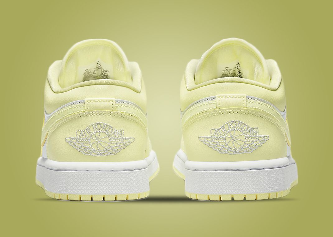 ★ナイキ★(W) Jordan 1 Low★Citron Tint Citron Tint Accents This Women's Air Jordan 1 Low