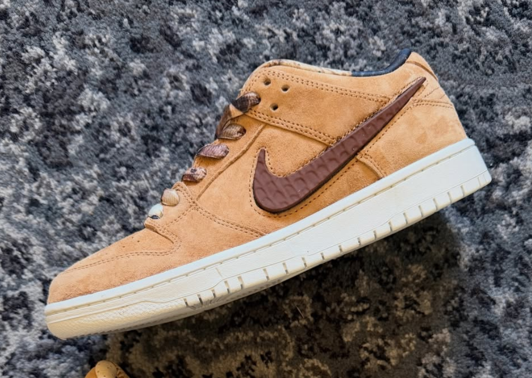 NOTE Manchester x Nike SB Dunk Low Medial