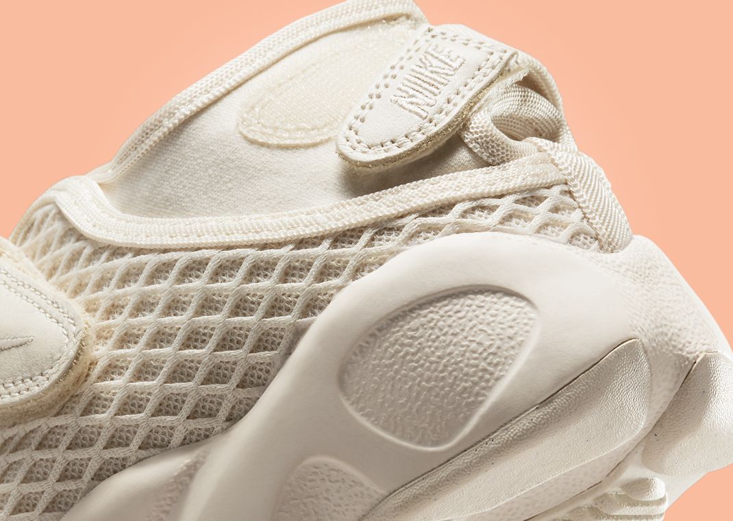 Nike Air Rift Breathe Light Orewood Brown (W) Heel Detail