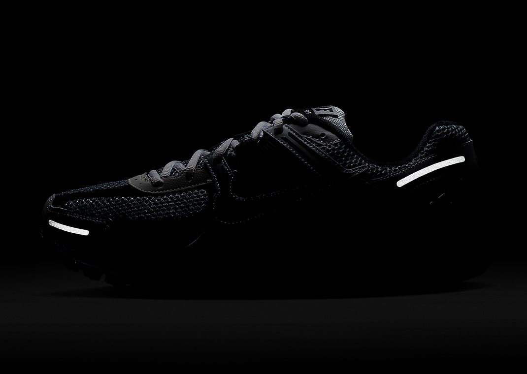 Nike Zoom Vomero 5 SE SP Dark Grey Black Lateral 3M