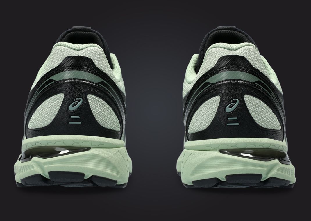 Asics Gel-Terrain Dark Jade Heel