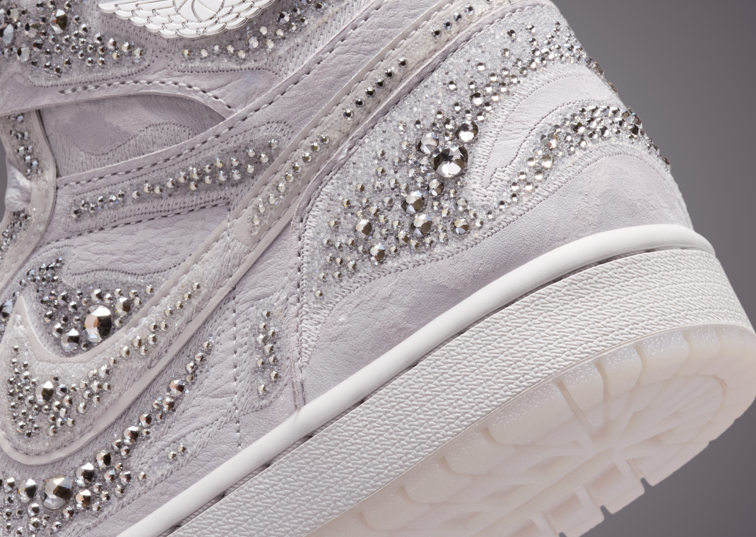 Swarovski x Air Jordan 1 Retro High Vast Grey (W) Release Date - Heel Detail