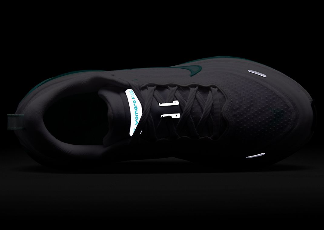 Nike Vomero Plus White Bleached Turquoise (W) Top 3M