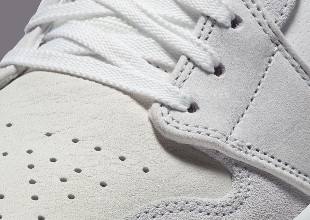 Air Jordan 1 Low SE Paris Toe