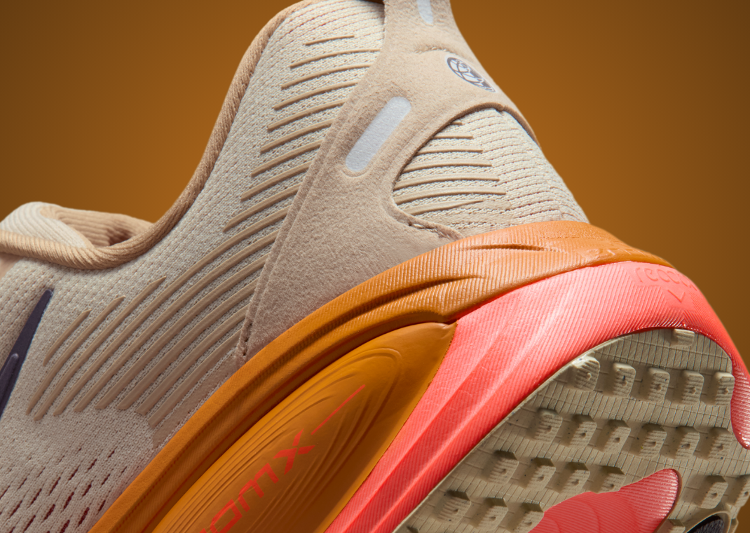 Nike Vomero 18 Running Poets - Heel Detail