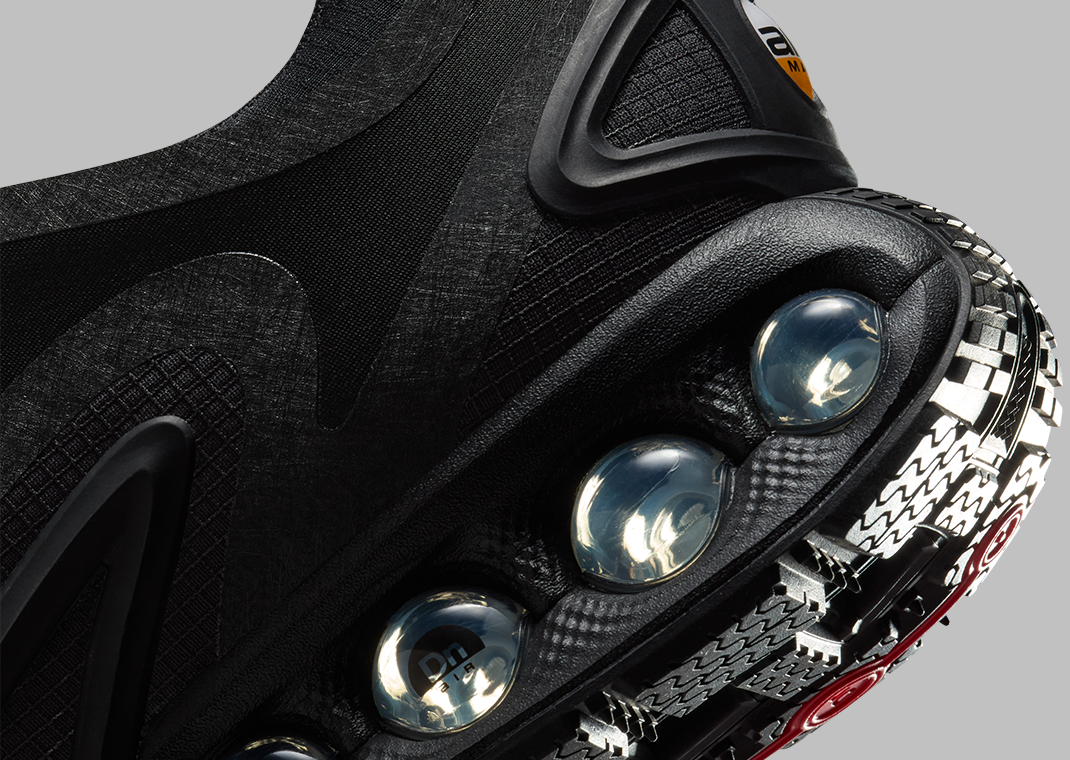 Nike Air Max DN Roam Black Metallic Silver - Heel Detail