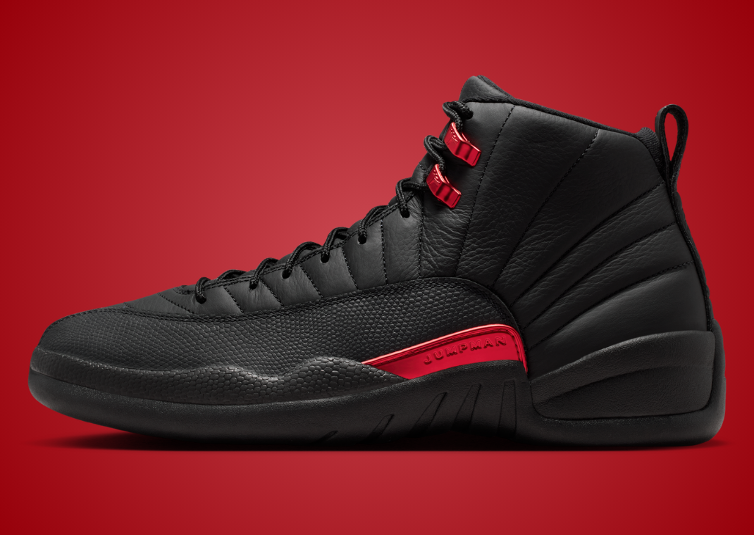 Air Jordan 12 Retro Bloodline lateral