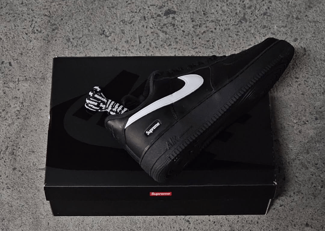 Supreme x Nike Air Force 1 Low Black White