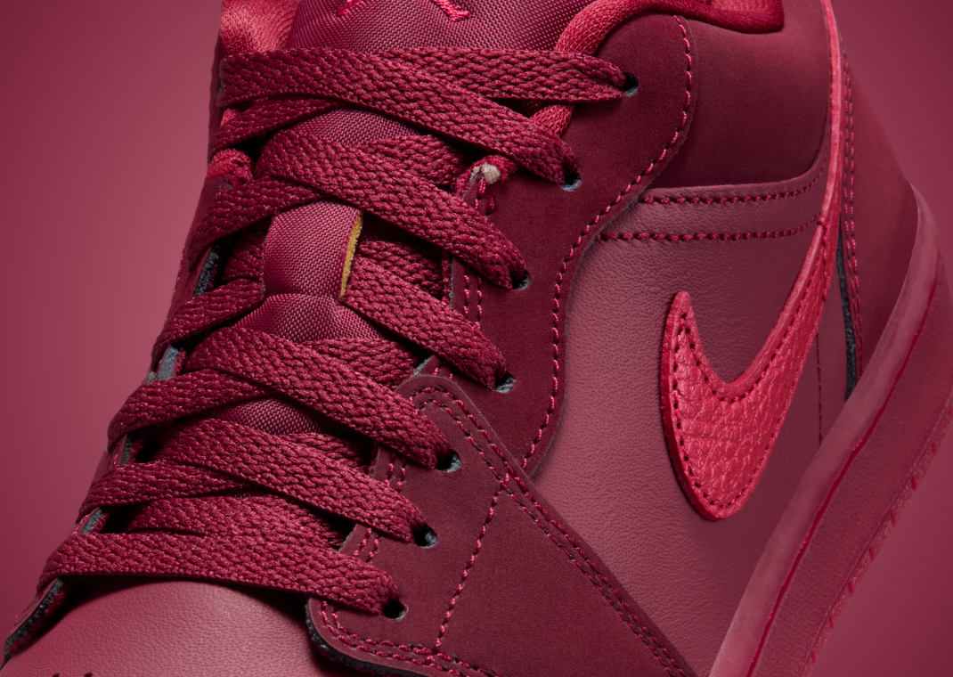 Air Jordan 1 Low SE Valentine’s Day (W) - Detail