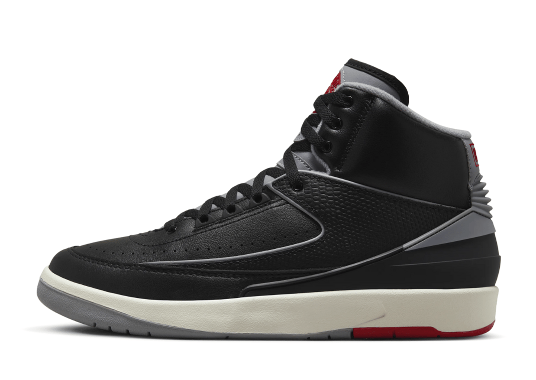 Air Jordan 2 Retro Black Cement Lateral