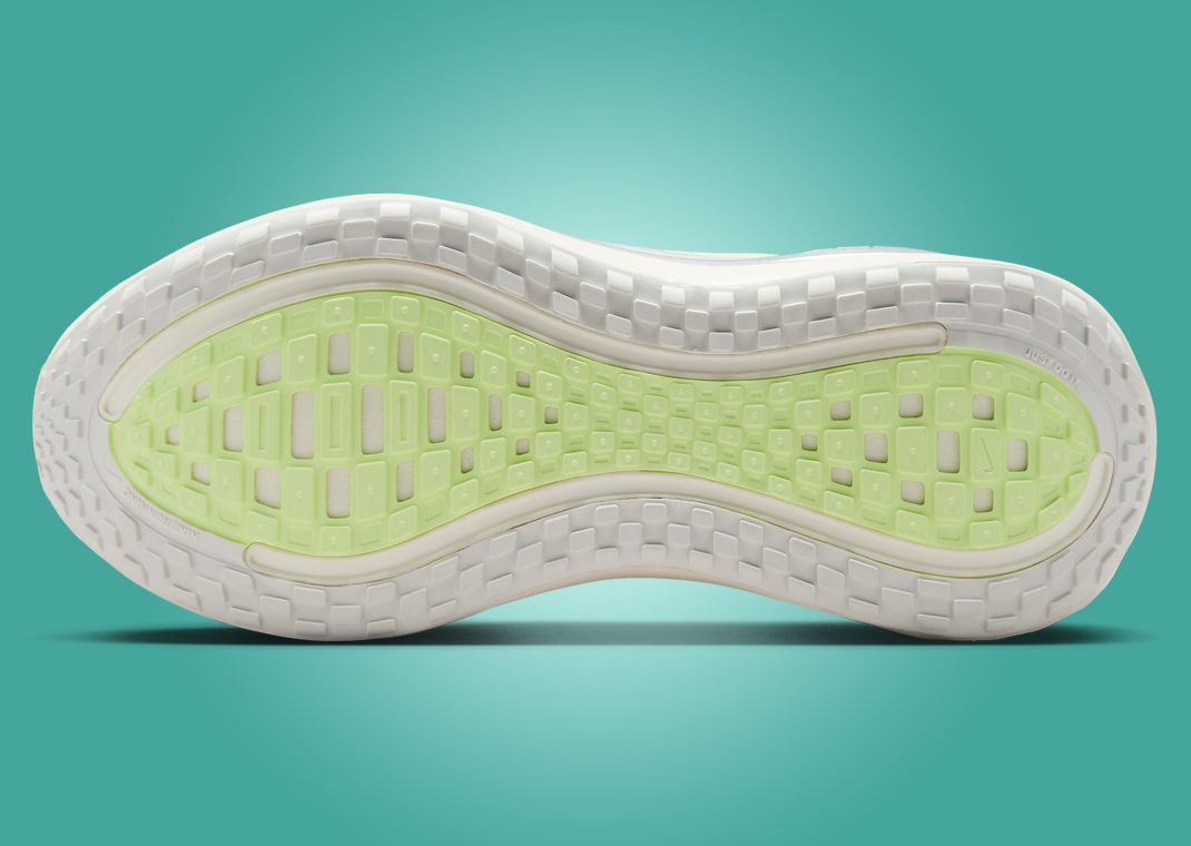 Nike Vomero Plus Barely Volt (W) Outsole