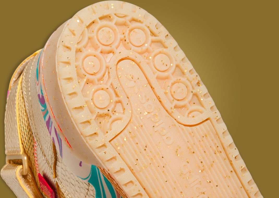 adidas Forum Mid Carnival Outsole Heel