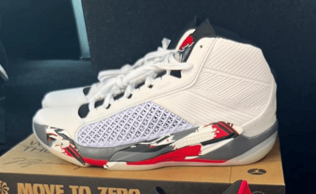 Air Jordan 38 Bugs Bunny