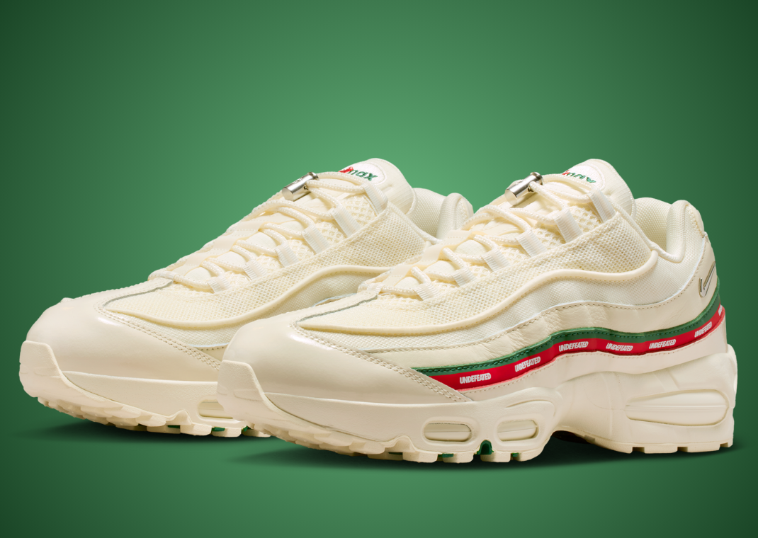 Undefeated x Nike Air Max 95 OG Big Bubble Sail Gorge Green Angle