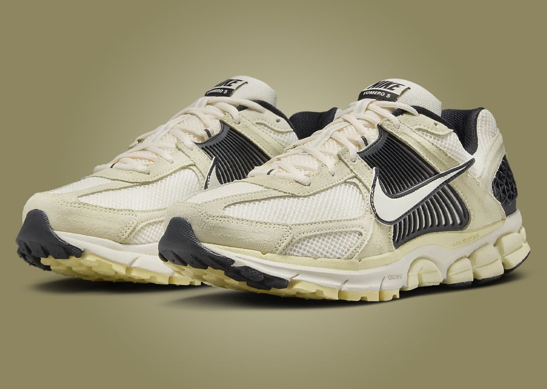 Nike Zoom Vomero 5 Alabaster Black Angle