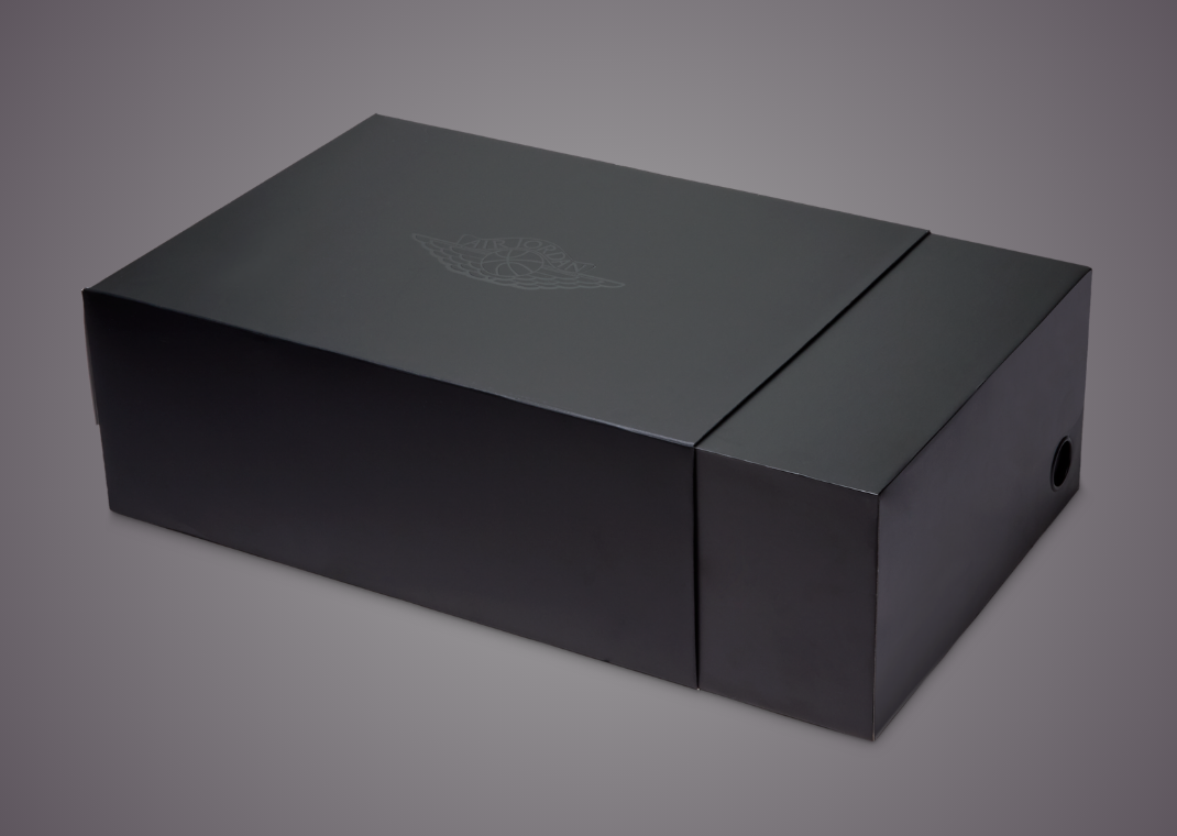 Swarovski x Air Jordan 1 Retro High Vast Grey (W) Release Date - Box