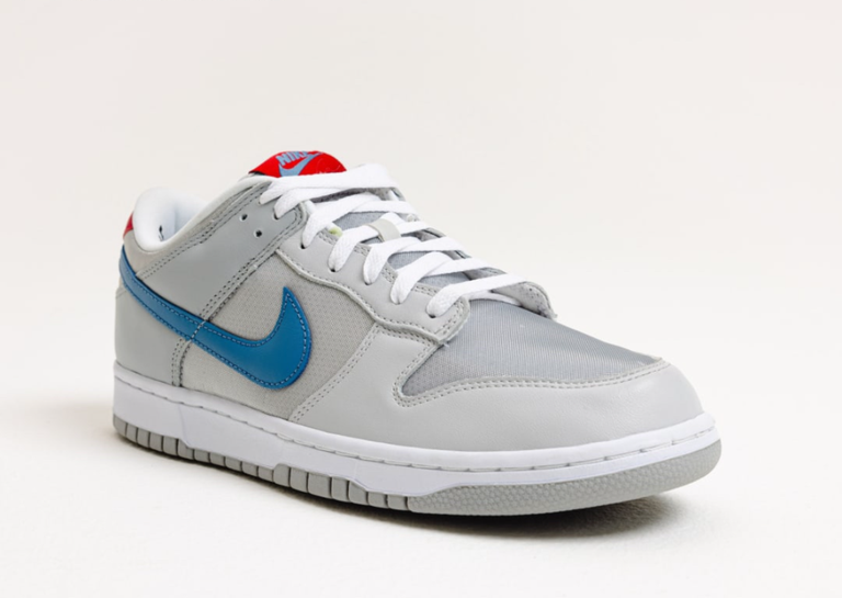 Nike Dunk Low Silver Surfer Angle