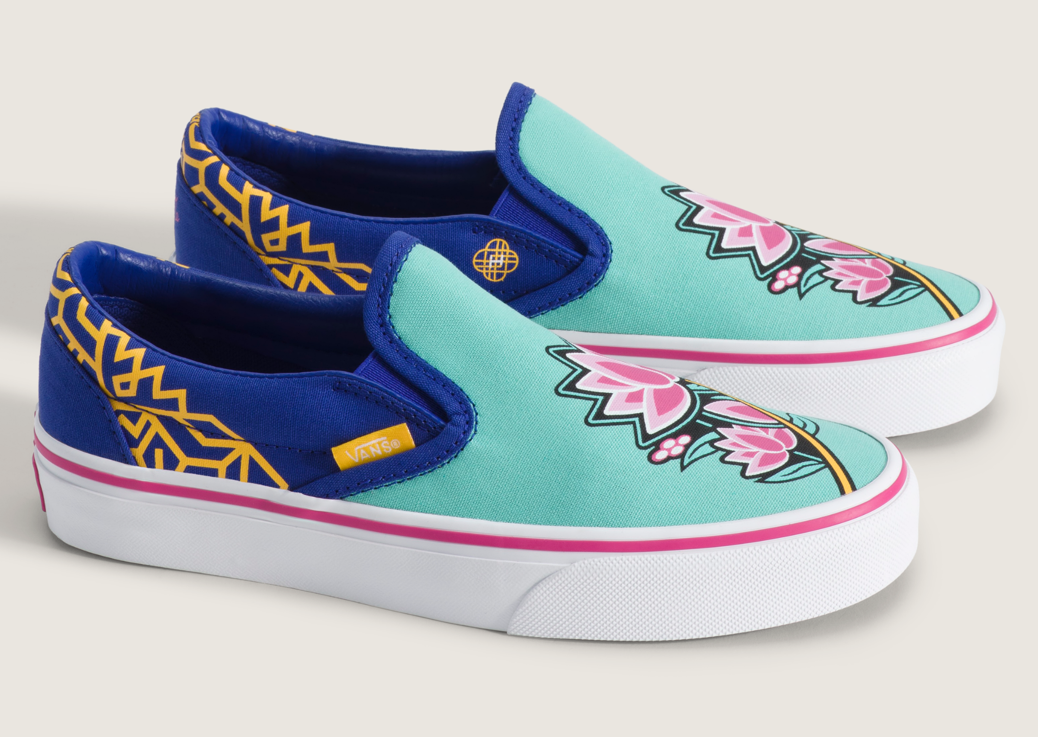 K-Pop Demon Hunters x Vans Classic Slip-On Zoey (GS) - Angle
