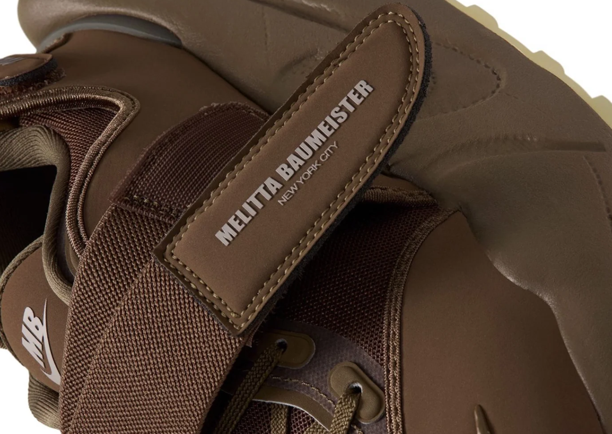 Melitta Baumeister x Nike Rift Rocker Yukon Brown - Detail