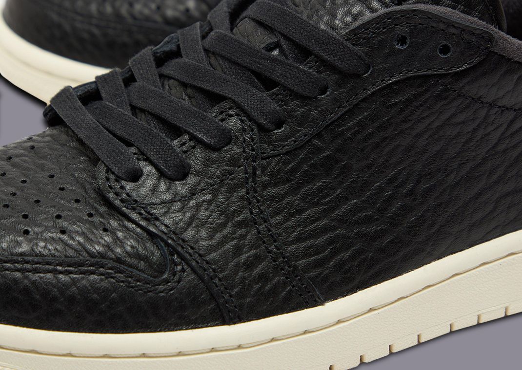 Air Jordan 1 Retro Low NS Black Detail