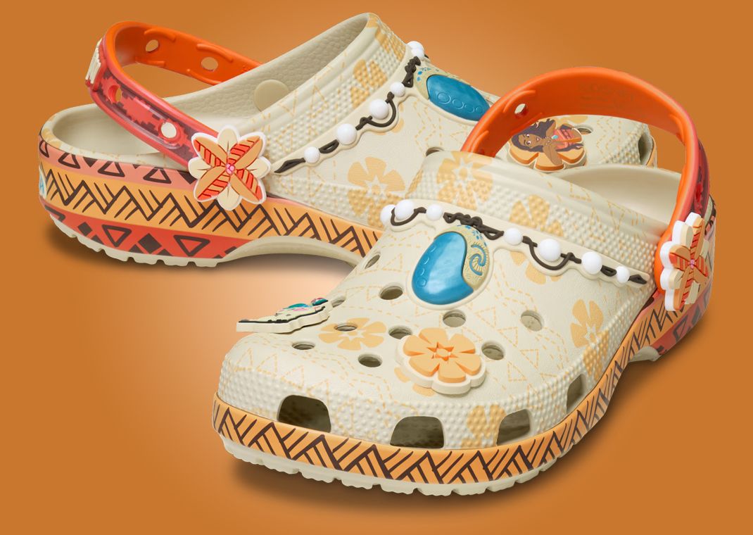 Moana x Crocs Classic Clog Maui Angle
