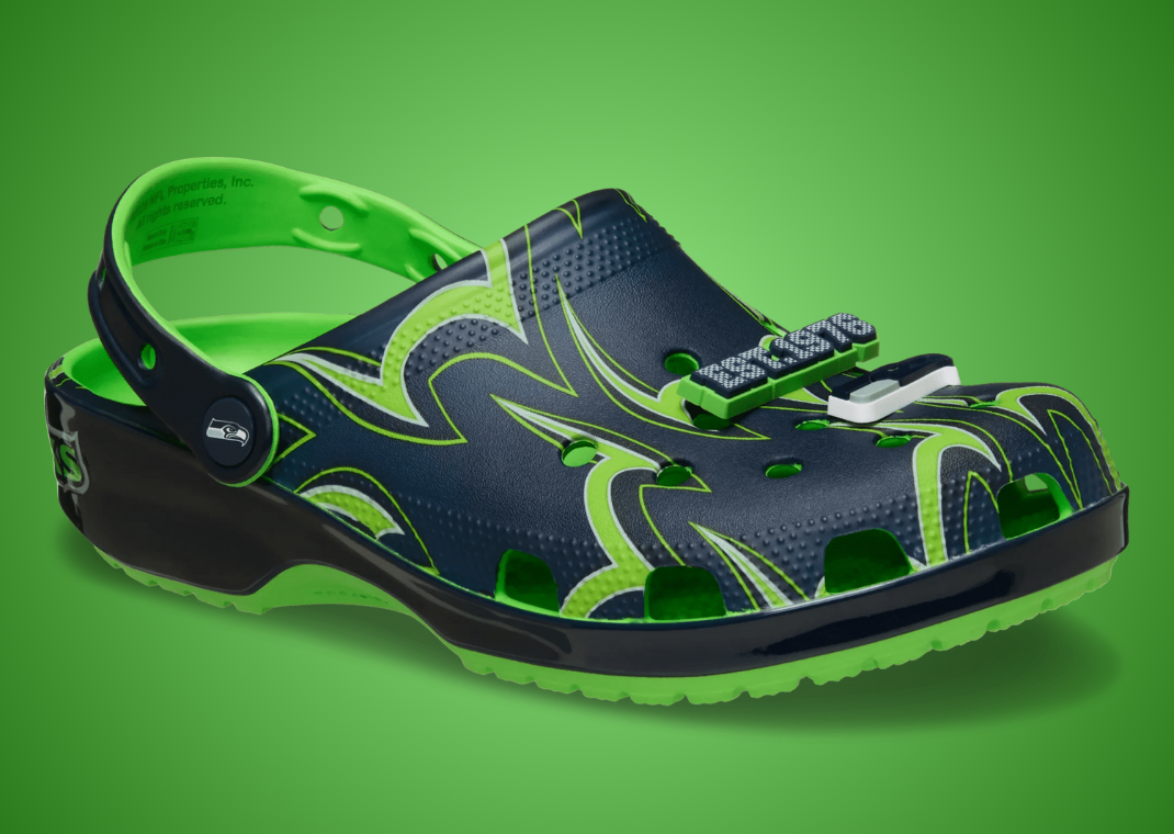 NFL x Crocs Classic Clog Seattle Seahawks - Angle