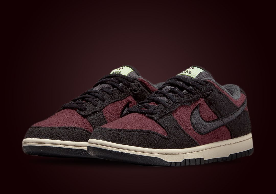 Nike Dunk Low SE Fleece Burgundy Crush Black (W)