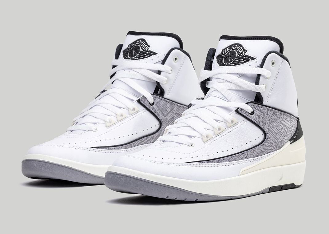 Air Jordan 2 Retro Python Angle