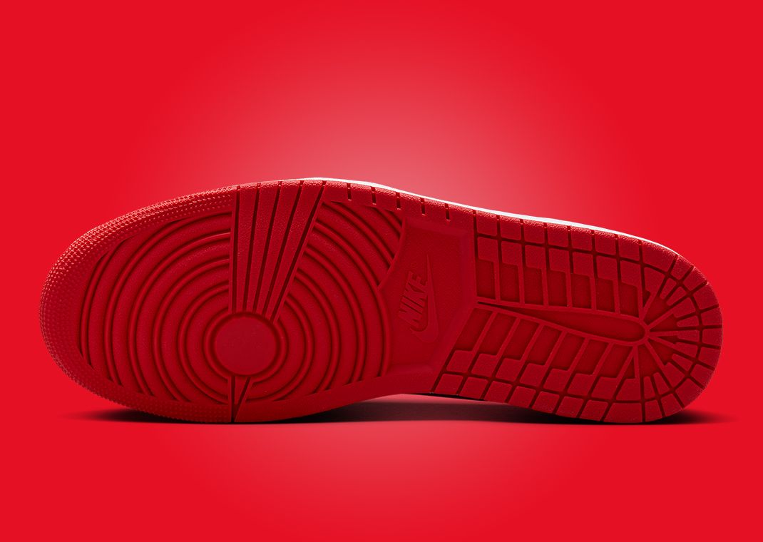 Air Jordan 1 Low EasyOn Black Cement Outsole
