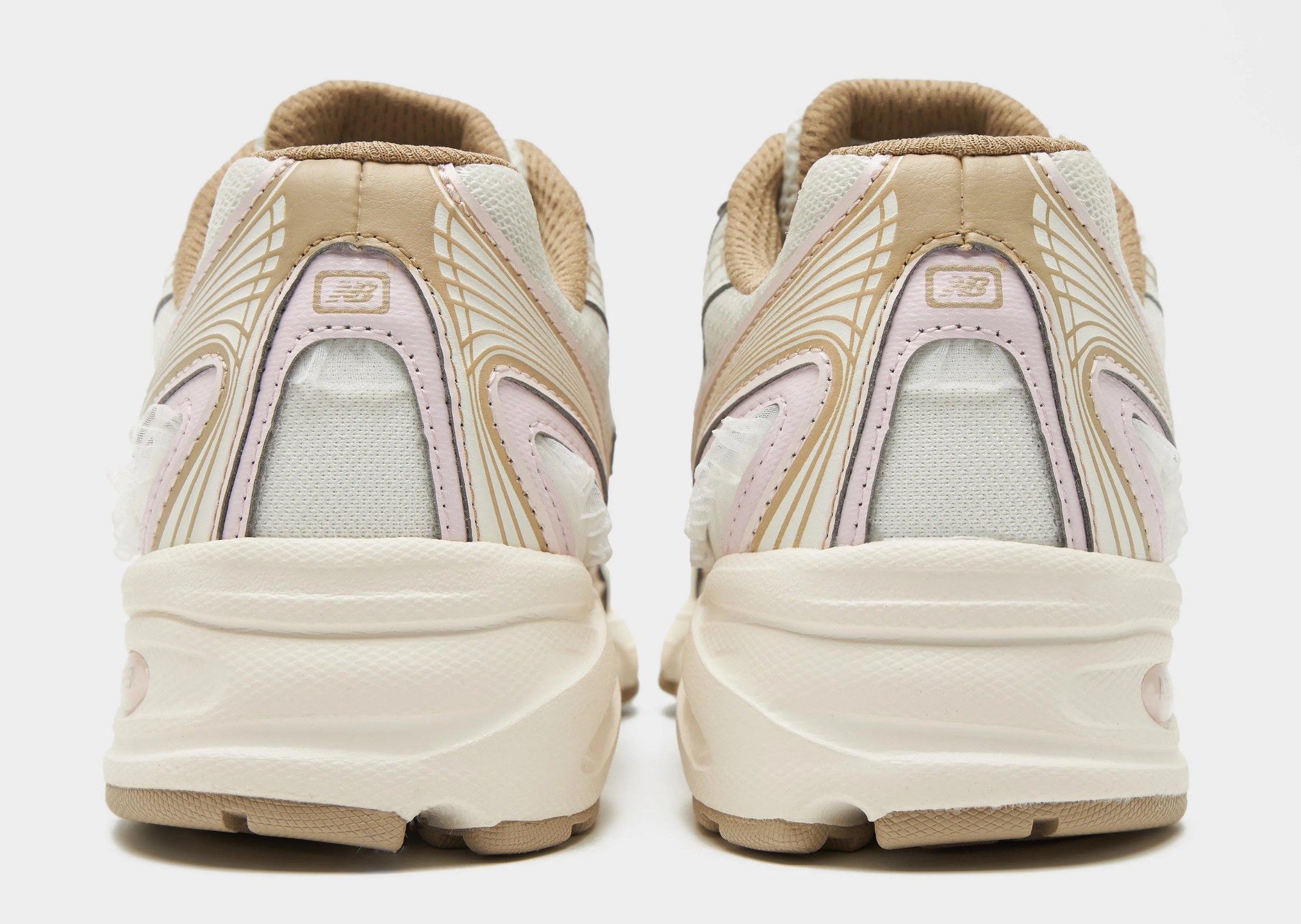 New Balance 740 Sakura - Back
