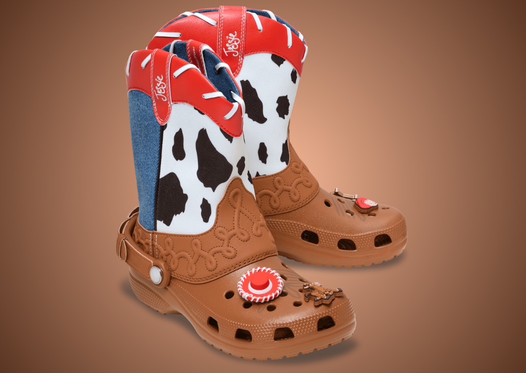 Disney x Crocs Jessie Boot - Angle