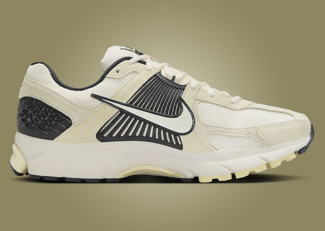 Nike Zoom Vomero 5 Alabaster Black Medial