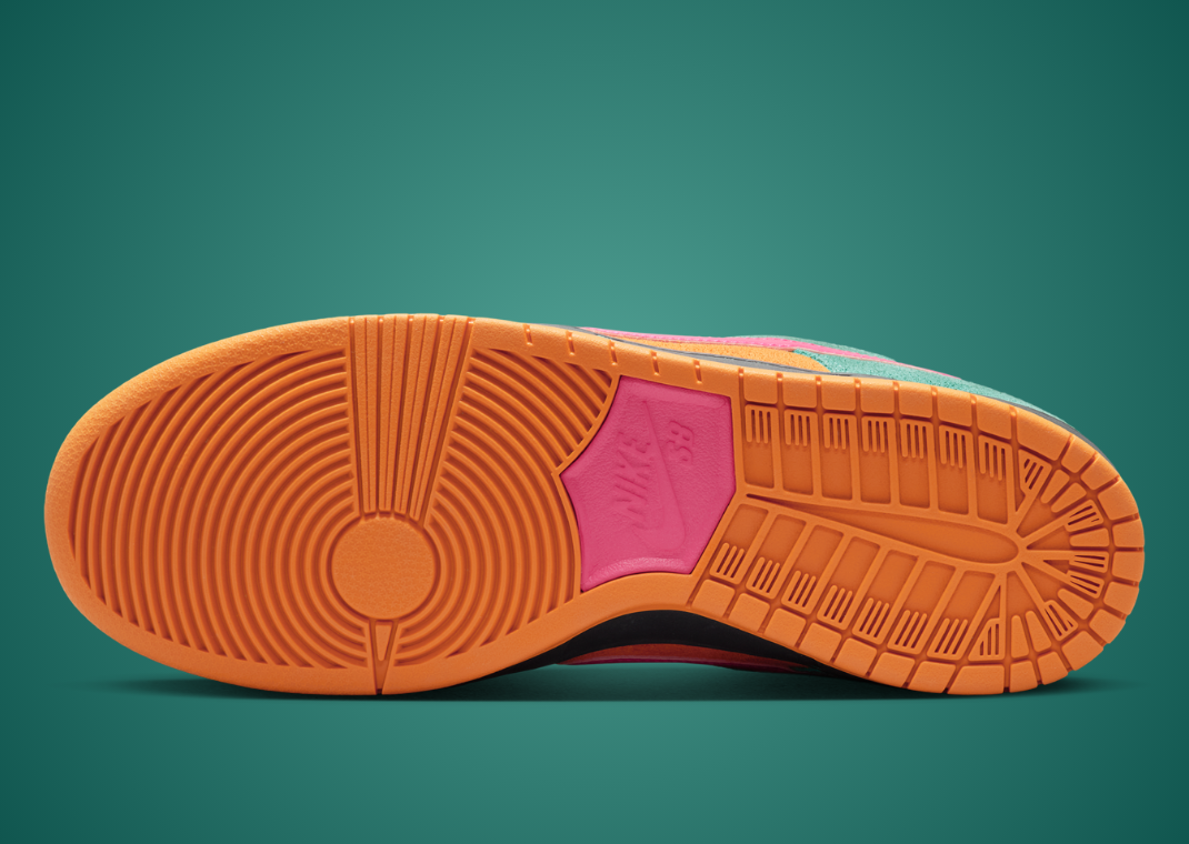 Nike SB Dunk Low Green Noise Watermelon Outsole