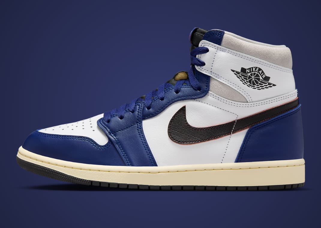 スニーカー Nike Air Jordan 1 Retro High OG Rare Air White/Blue Jordan Air Jordan 1 Retro High OG 'Rare Air' – DTLR